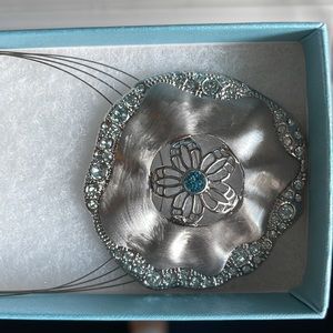 Beautiful Touchstone Crystal adjustable necklace with aquamarine center